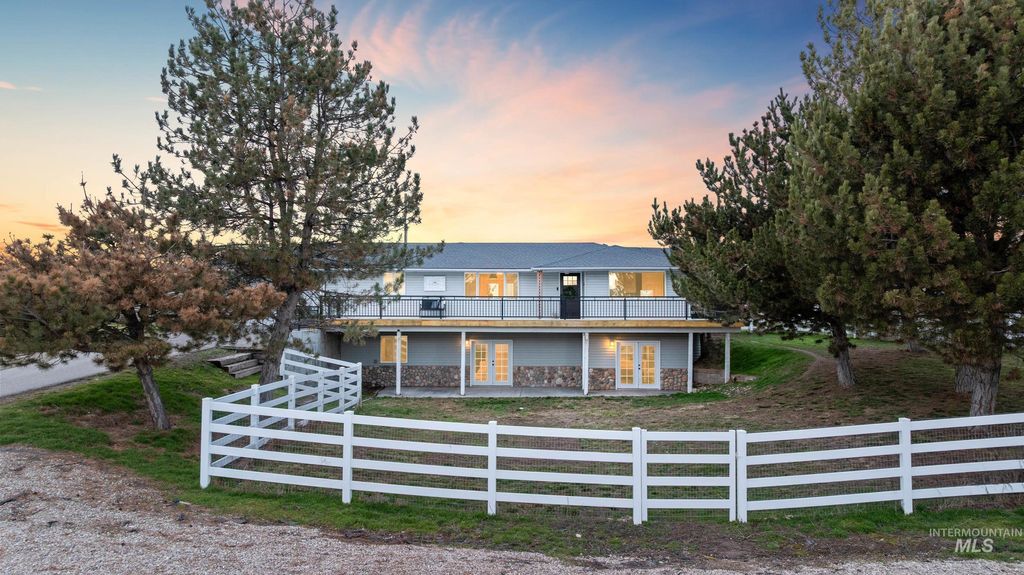 Photo of 24141 Wanda Way, Middleton, ID 83644 (MLS # 98987565)