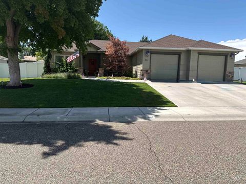 Photo of 641 NW 15th St, Ontario, OR 97914 (MLS # 98972763)