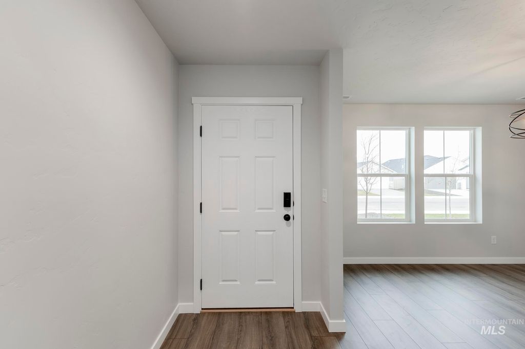 Photo of 285 N Cranesbill Ave, Kuna, ID 83634 (MLS # 98968385)