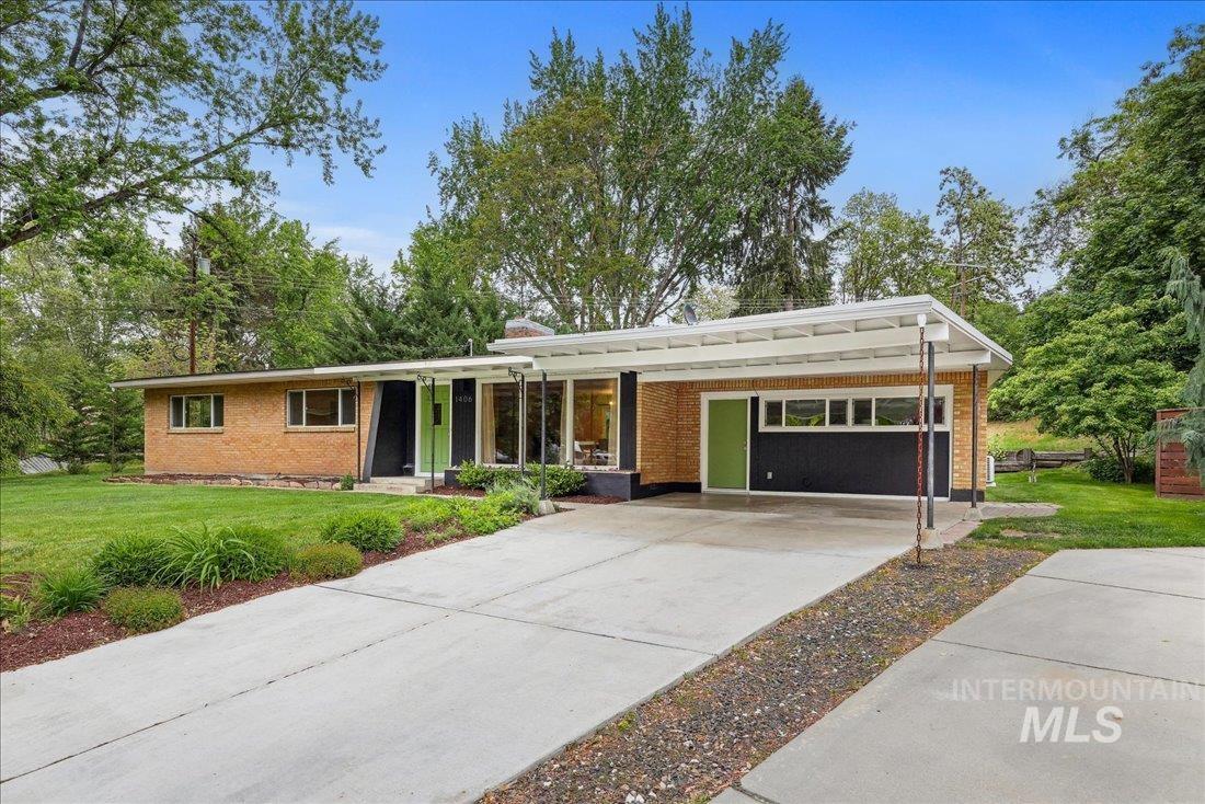 Boise, Idaho 83702, United States, 4 Bedrooms Bedrooms, ,3 BathroomsBathrooms,Residential,Active,135329