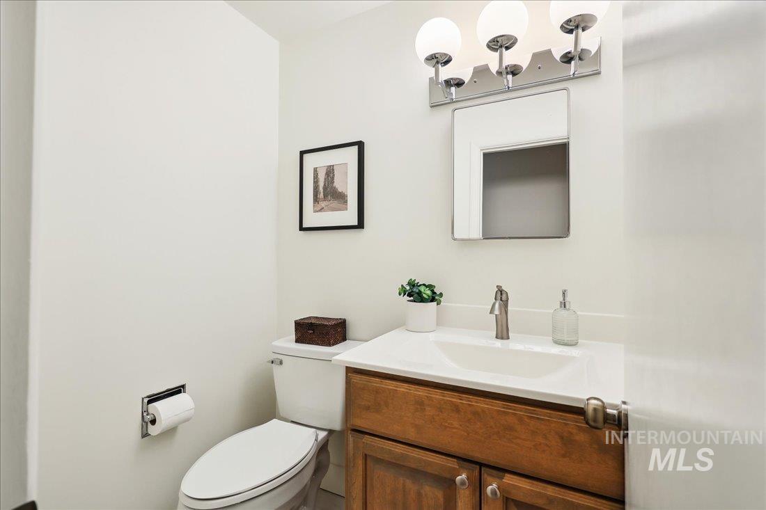 Boise, Idaho 83702, United States, 4 Bedrooms Bedrooms, ,3 BathroomsBathrooms,Residential,Active,135329