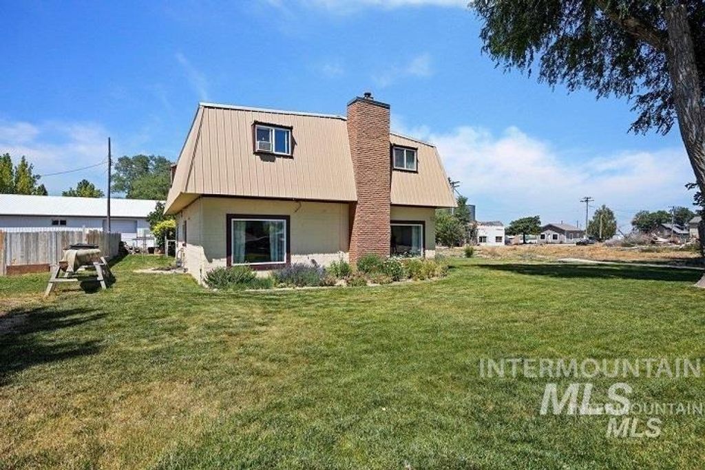 Photo of 312 Boyd St W St, Murtaugh, ID 83344 (MLS # 98942899)