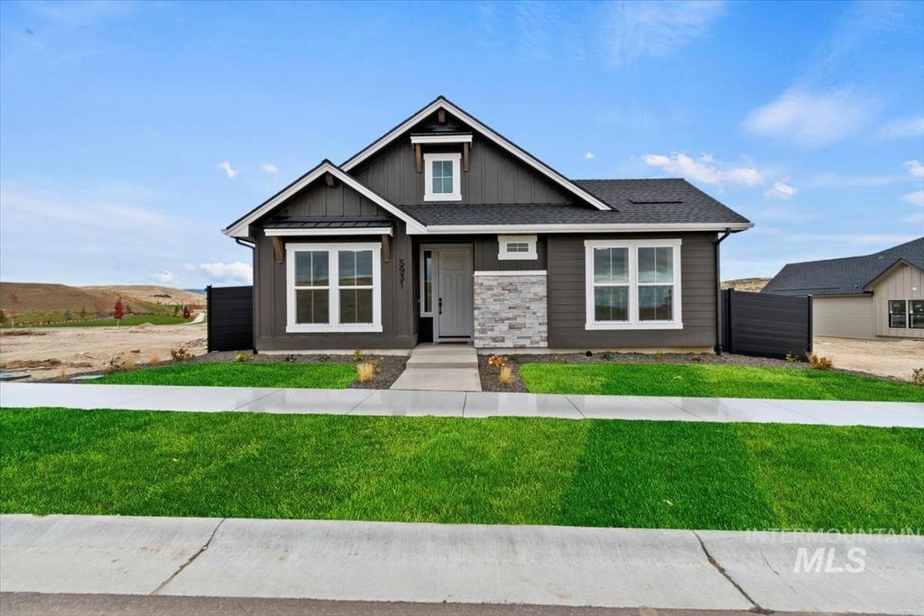 Photo of 5931 W Domford Ln, Eagle, ID 83616 (MLS # 98967716)