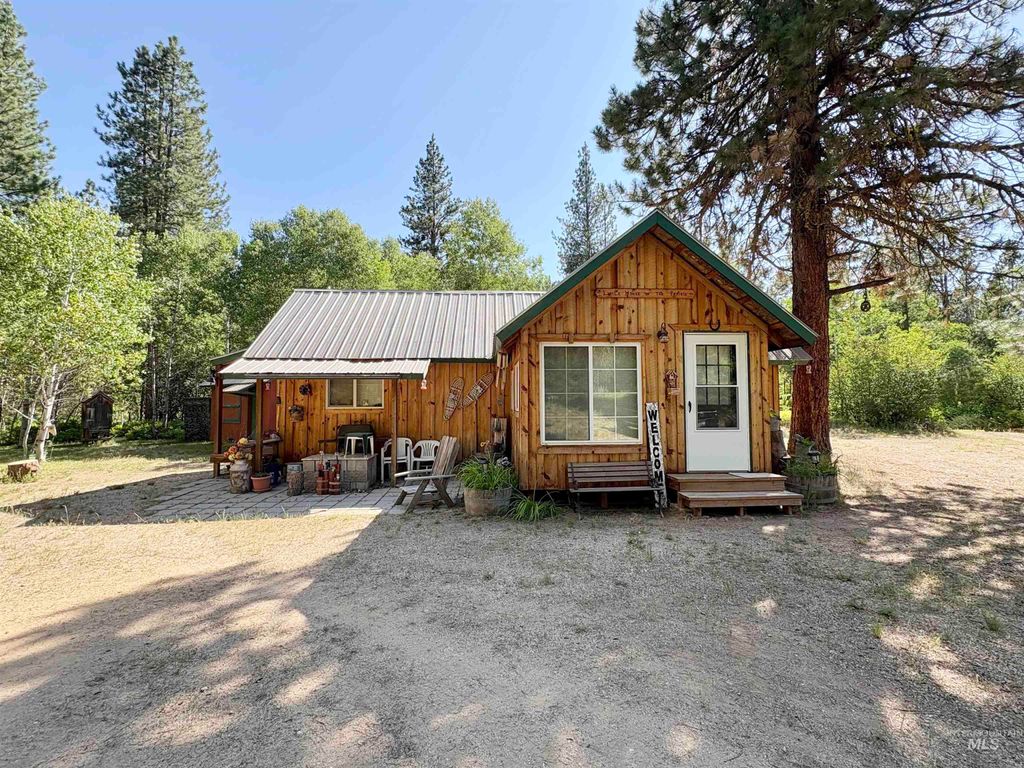 Photo of 457 Engleman Rd, Mountain Home, ID 83647 (MLS # 98980545)