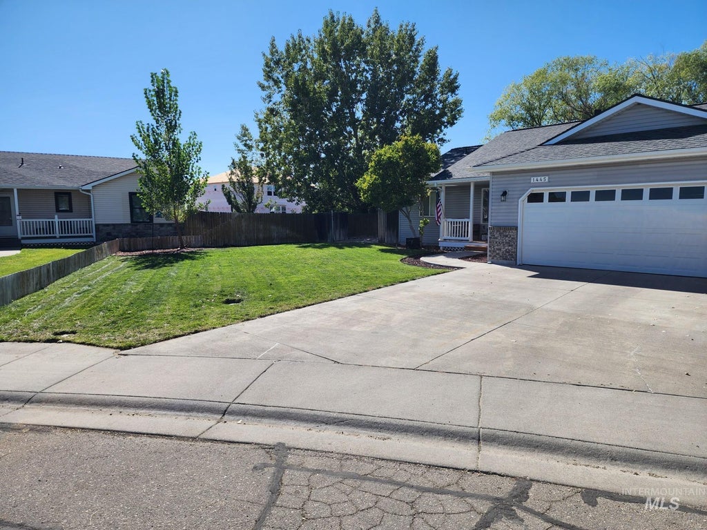 Photo of 1445 Kyle Street, Mountain Home, ID 83647 (MLS # 99001490)