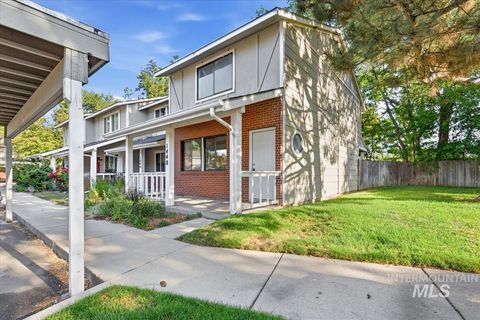 Photo of 1448 E Carter Lane, Boise, ID 83706 (MLS # 98988558)