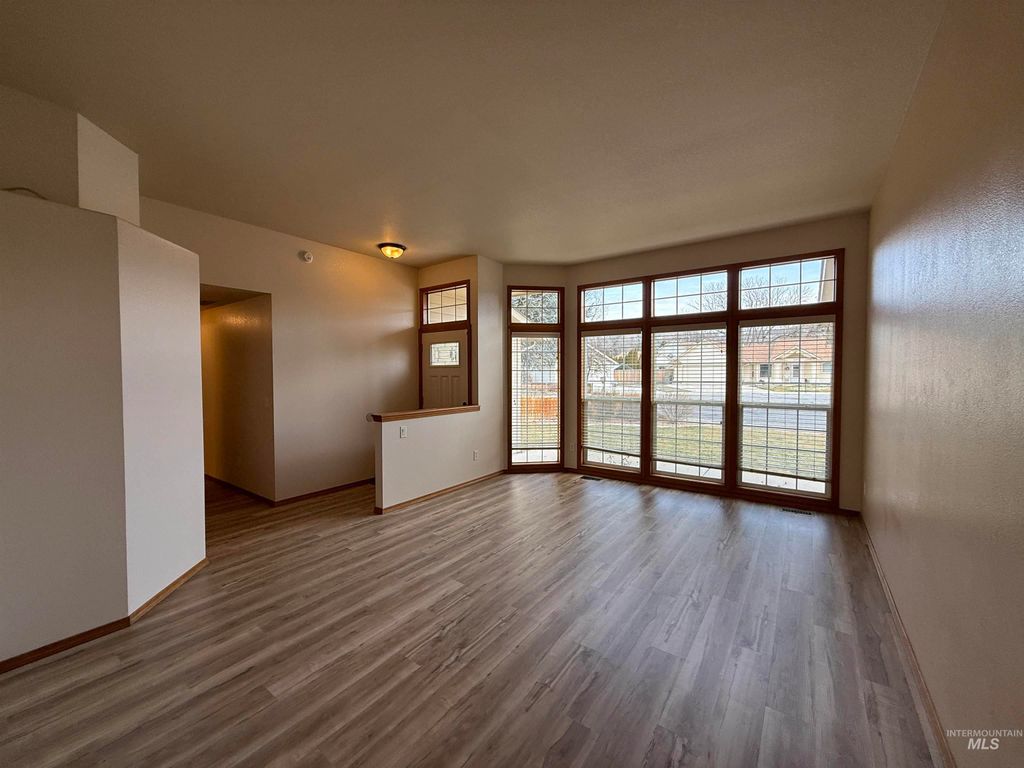 Photo of 6169 N Portsmouth Ave, Boise, ID 83714 (MLS # 98973411)