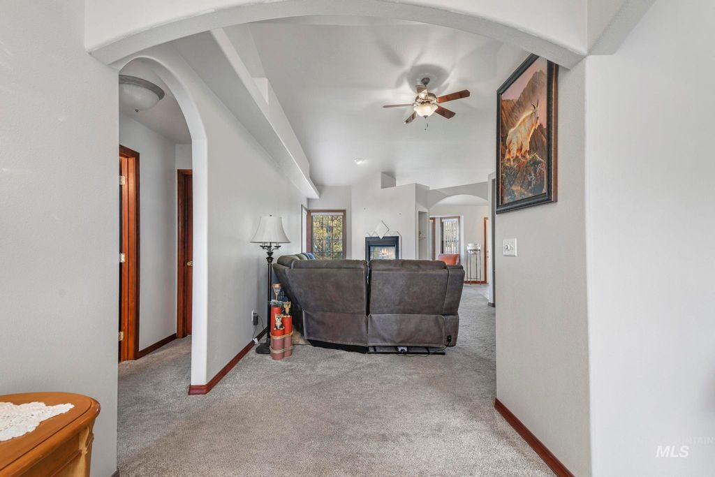 Photo of 1558 Brookside Loop, Twin Falls, ID 83301 (MLS # 98983546)