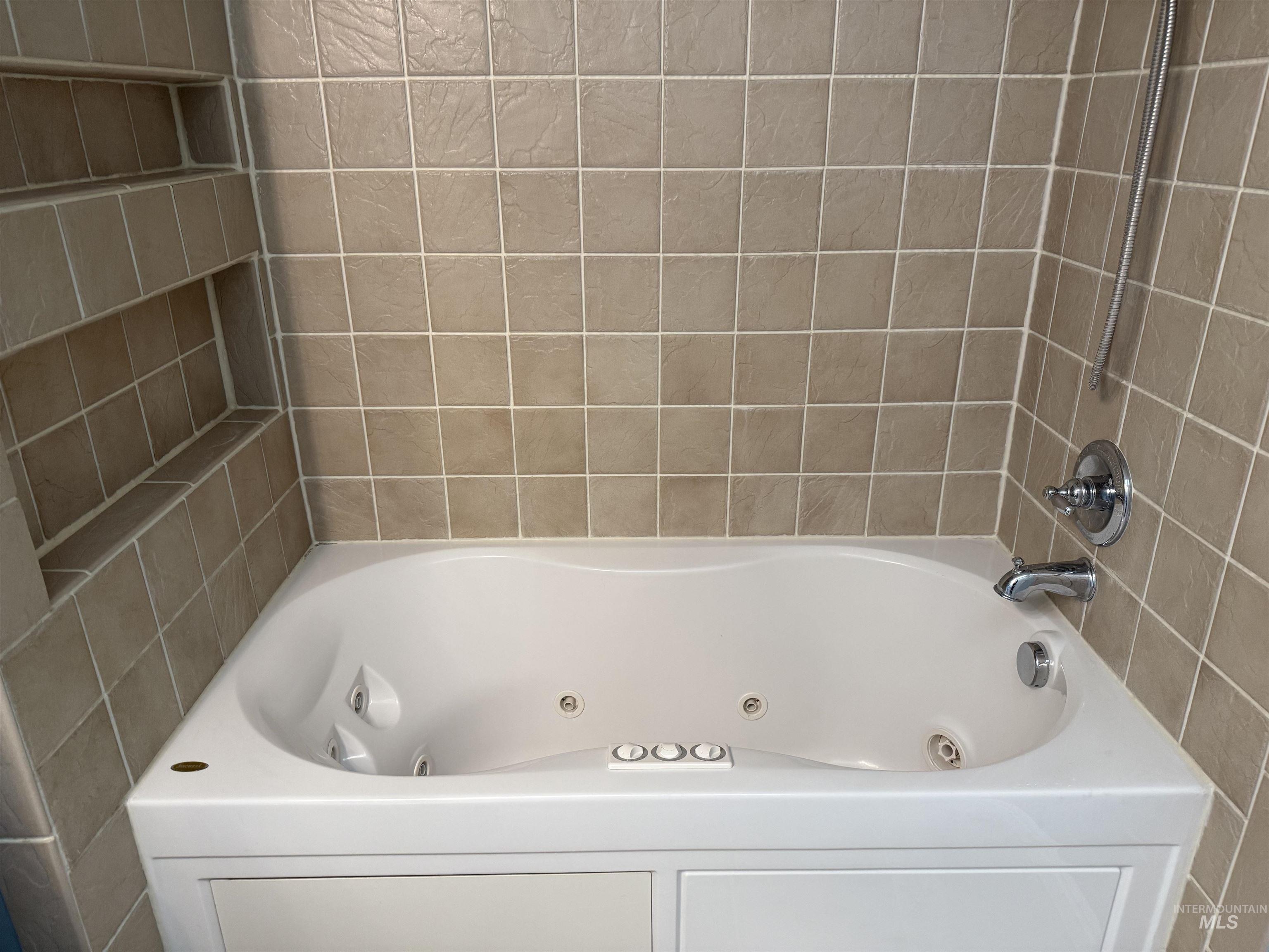 Meridian, Idaho 83646, United States, 3 Bedrooms Bedrooms, ,2 BathroomsBathrooms,Residential,Pending,118798