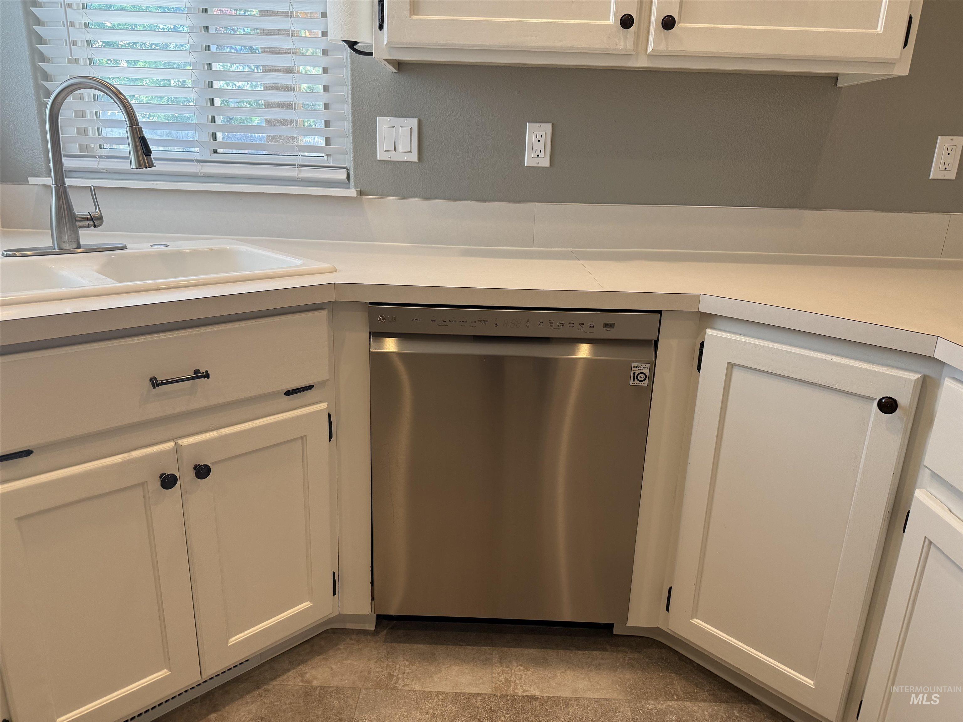 Meridian, Idaho 83646, United States, 3 Bedrooms Bedrooms, ,2 BathroomsBathrooms,Residential,Pending,118798