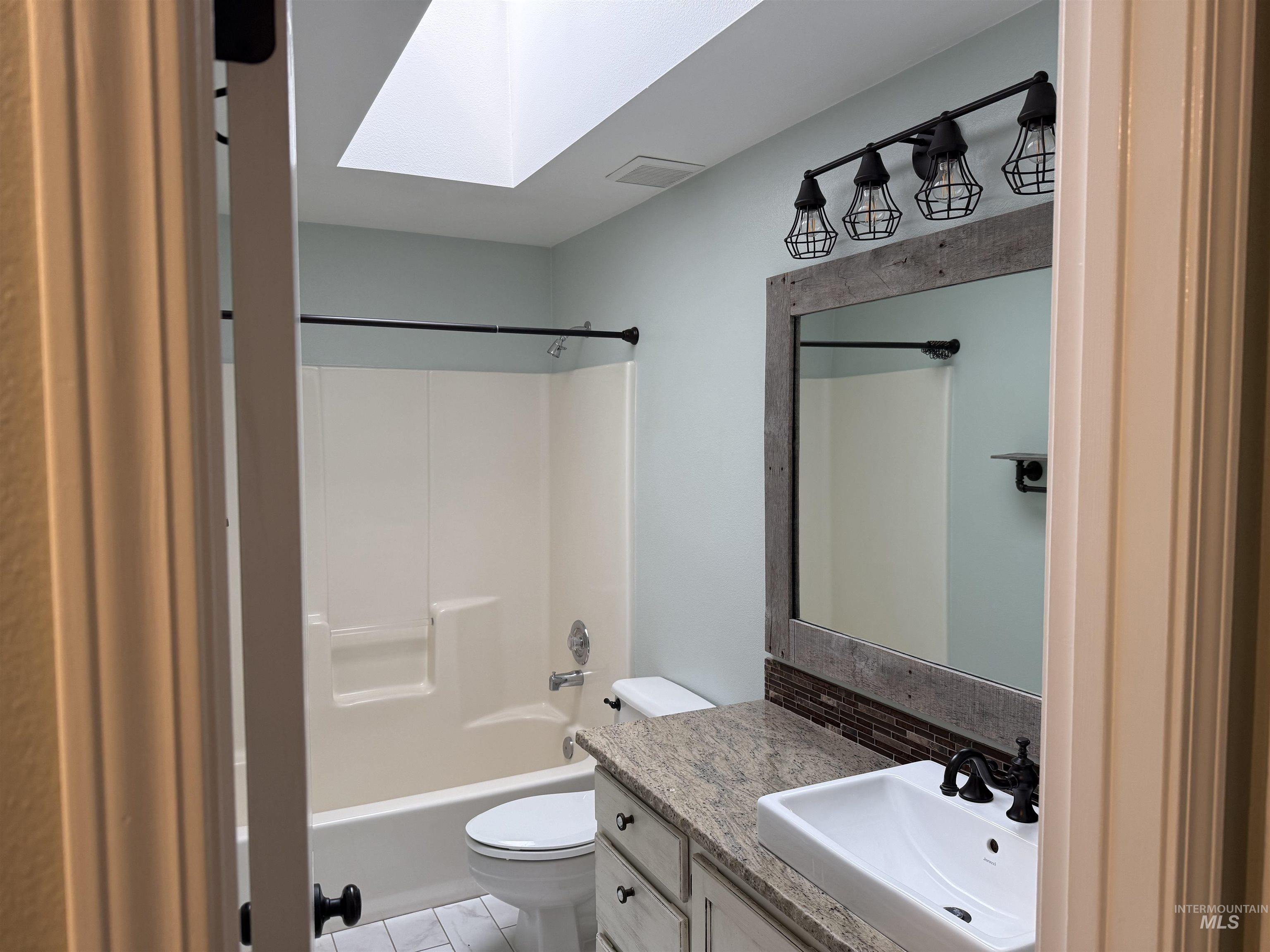 Meridian, Idaho 83646, United States, 3 Bedrooms Bedrooms, ,2 BathroomsBathrooms,Residential,Pending,118798