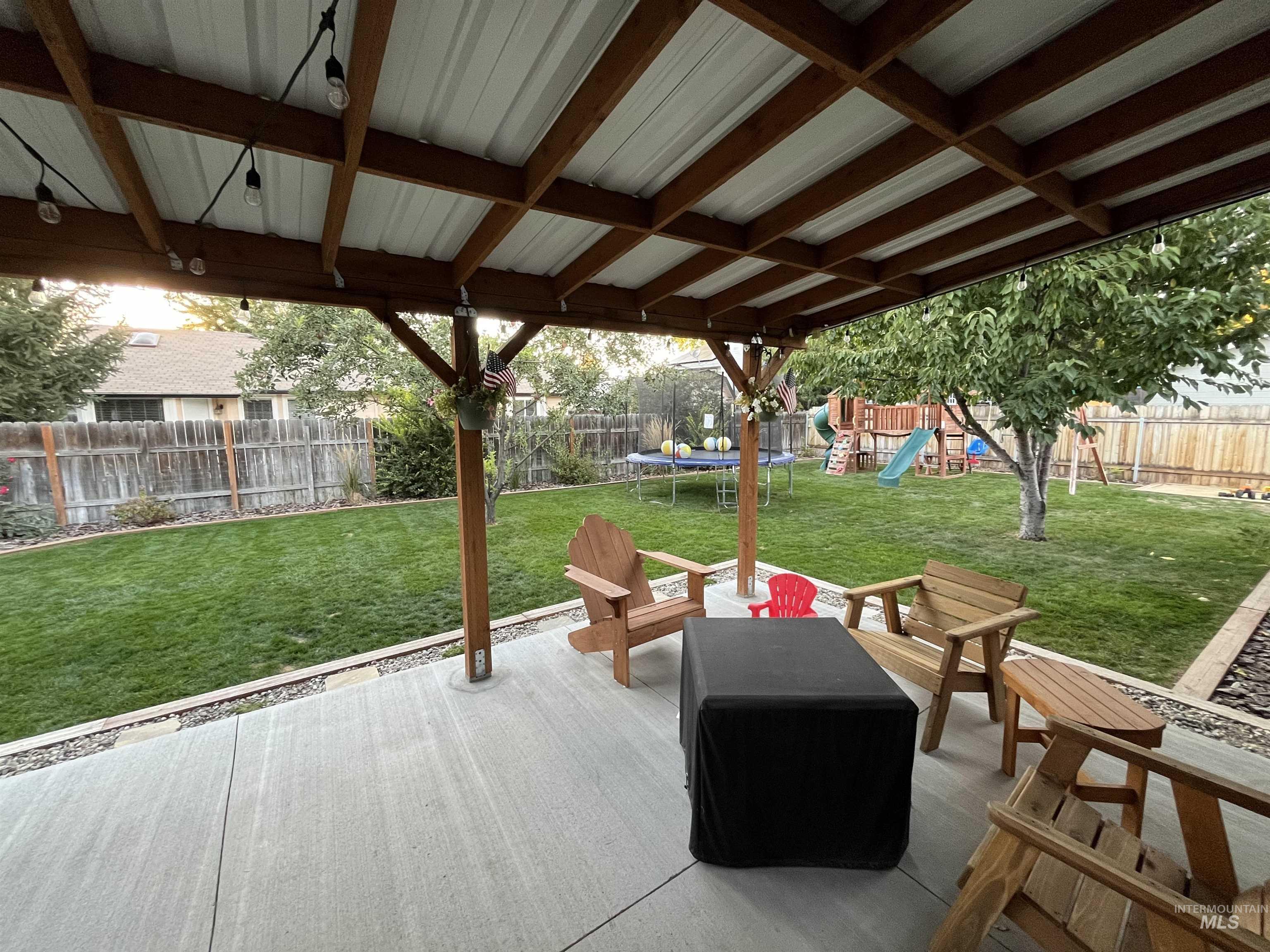 Meridian, Idaho 83646, United States, 3 Bedrooms Bedrooms, ,2 BathroomsBathrooms,Residential,Pending,118798