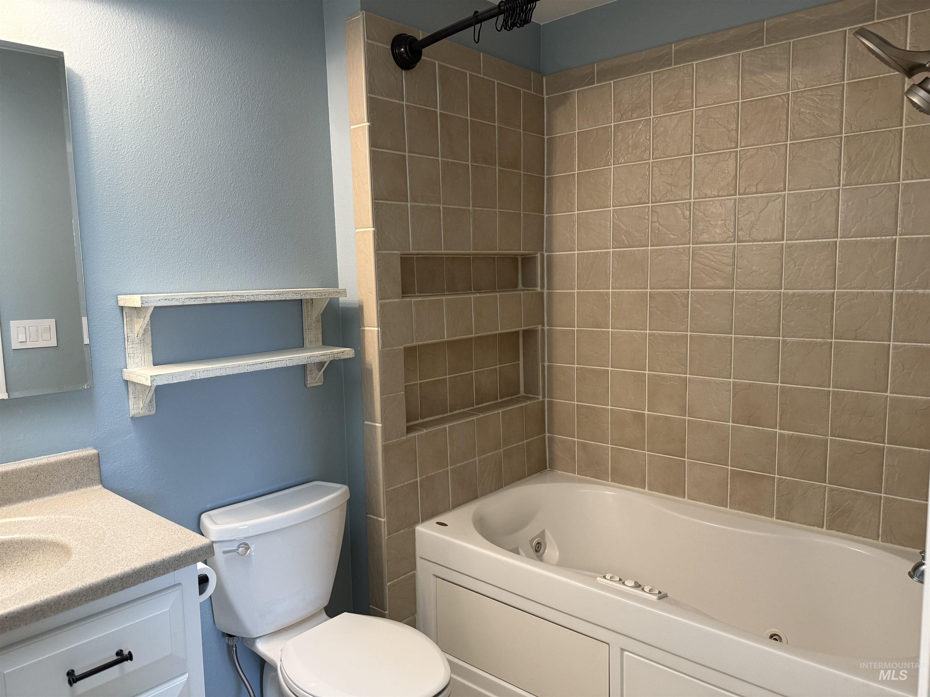 Meridian, Idaho 83646, United States, 3 Bedrooms Bedrooms, ,2 BathroomsBathrooms,Residential,Pending,118798