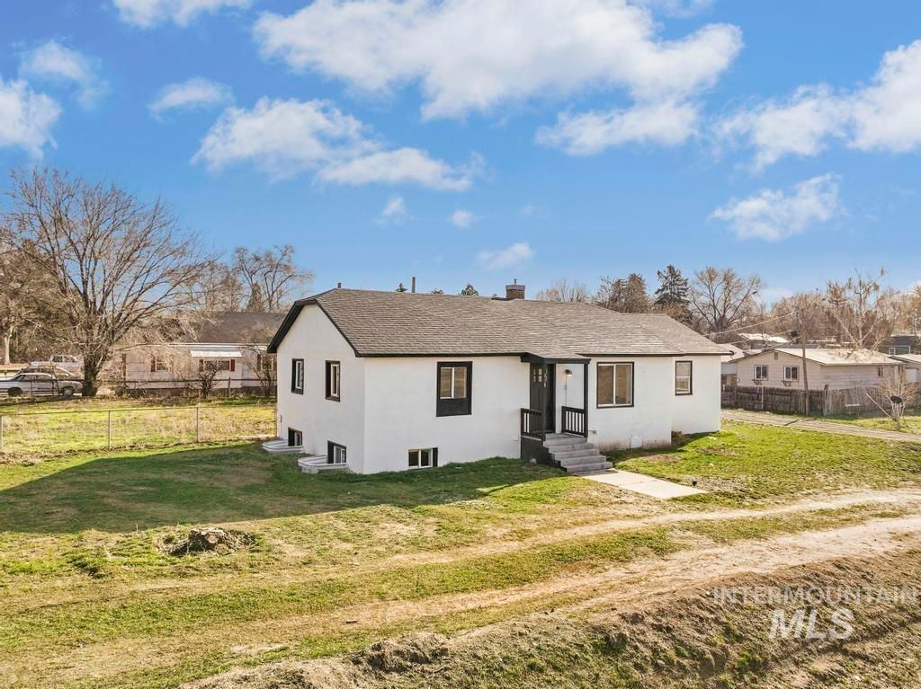 Photo of 318 N Date St, Jerome, ID 83338 (MLS # 98973886)