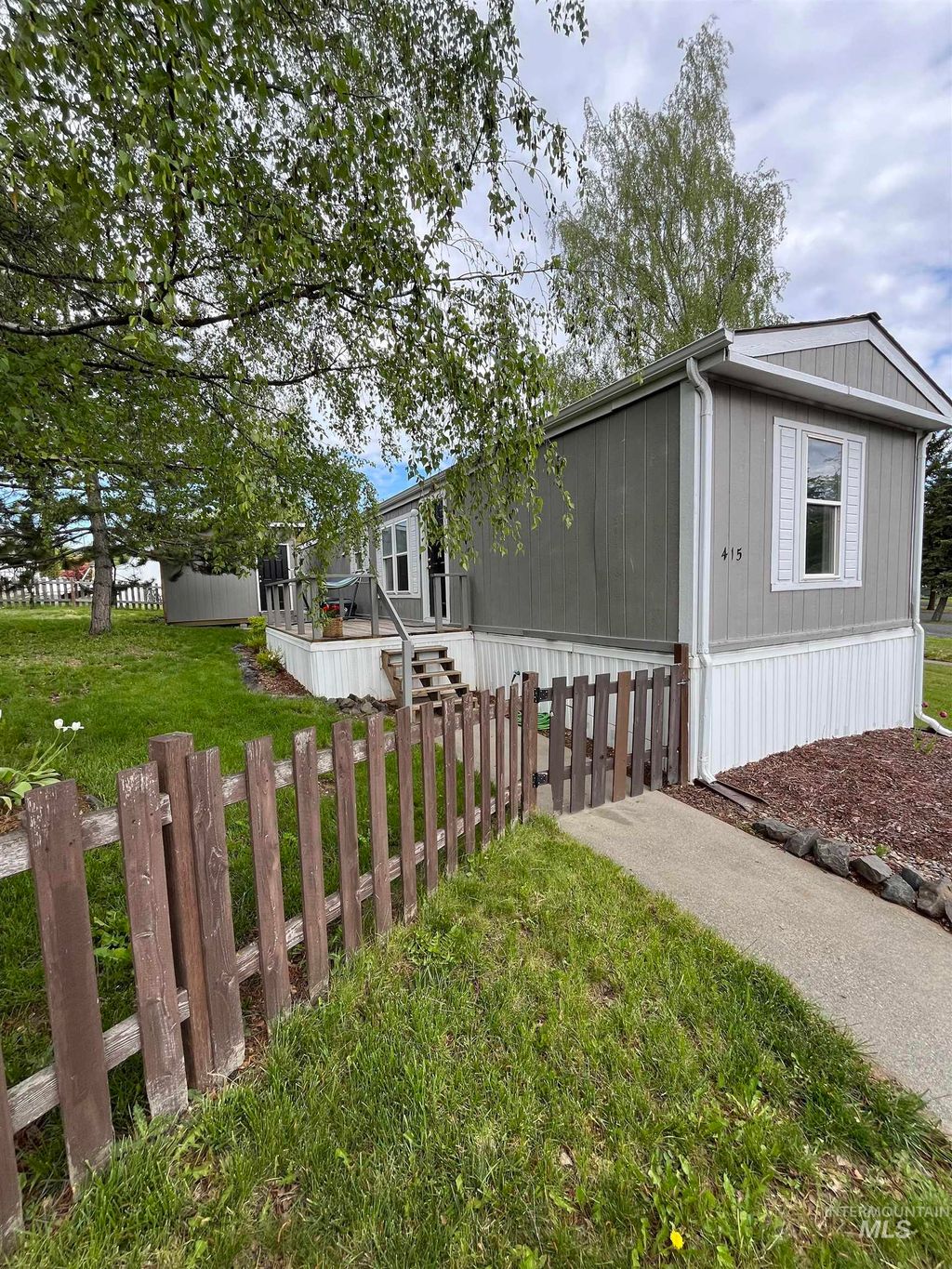 Photo of 411 N Almon St #415, Moscow, ID 83843 (MLS # 98987185)