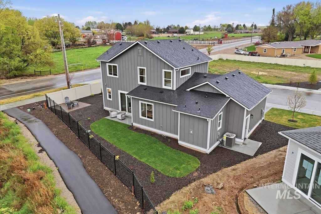 Photo of 1194 S Papuan Way, Kuna, ID 83634 (MLS # 98984113)