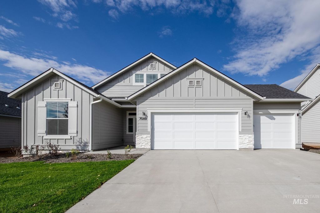 Photo of 7089 S Old Farm Ave, Meridian, ID 83642 (MLS # 98964023)