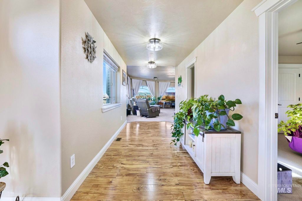 Photo of 560 Riverview Drive, Gooding, ID 83330 (MLS # 98975221)