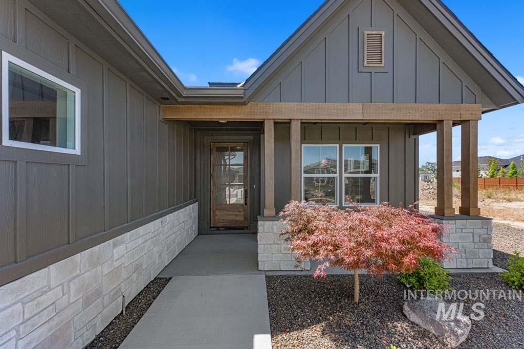 Photo of 817 N Gracie Avenue #1/4, Eagle, ID 83616 (MLS # 98990977)