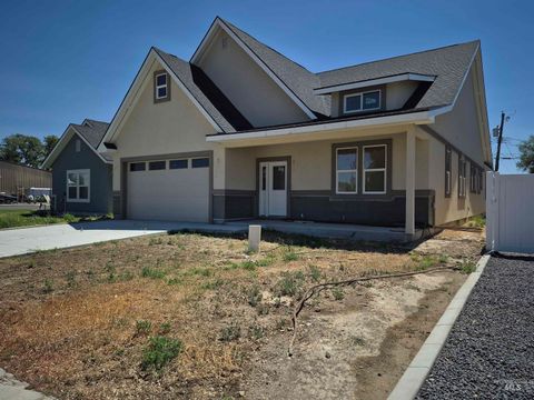 Photo of 805 4th Ave W Ave, Twin Falls, ID 83301 (MLS # 98958971)