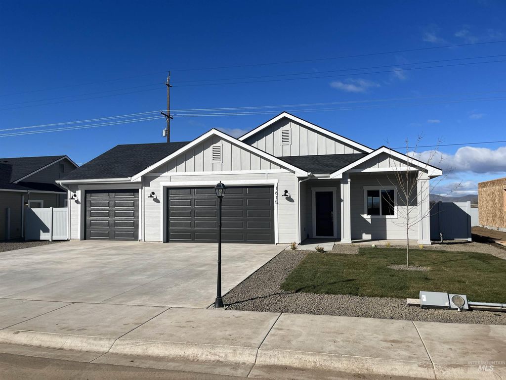 Photo of 1615 Trail Way, Weiser, ID 83572 (MLS # 98975246)
