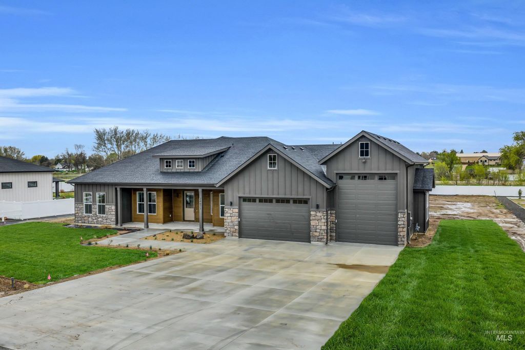 Photo of 24871 Ardmore Ct, Caldwell, ID 83607 (MLS # 98980624)