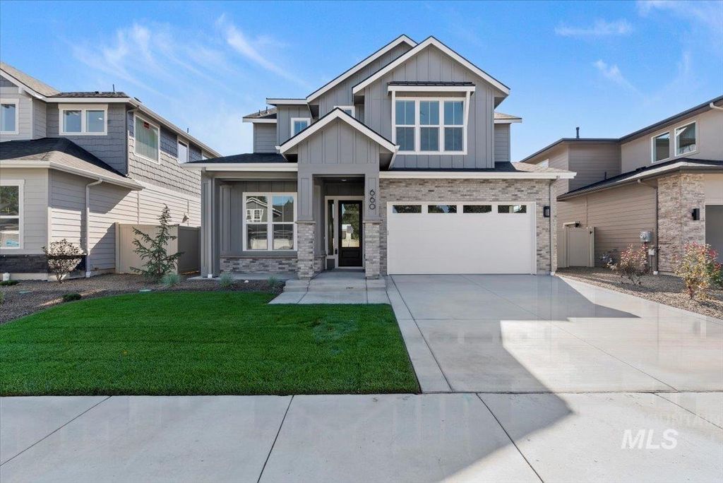 Photo of 660 N Hiltonhead Way, Eagle, ID 83616 (MLS # 98963458)