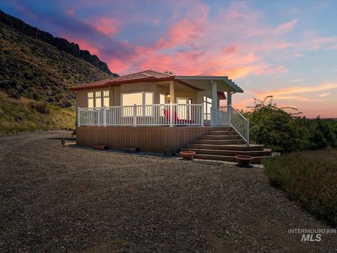 Photo of 382 River Road, Bliss, ID 83314 (MLS # 98957354)