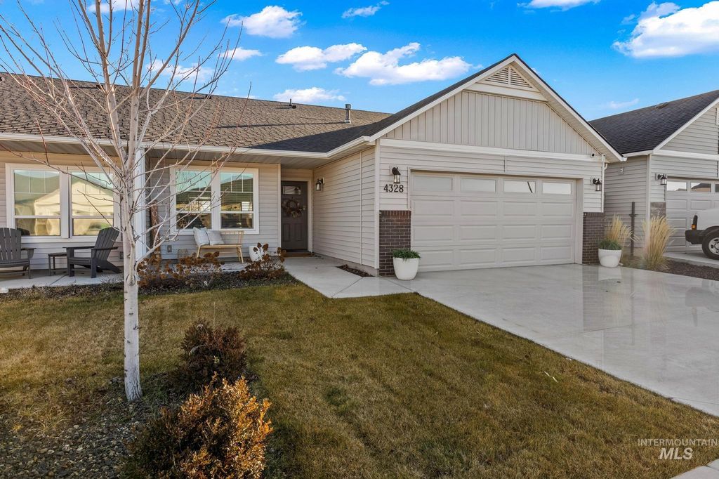 Photo of 4328 S Chesman Ave, Meridian, ID 83642 (MLS # 98970391)