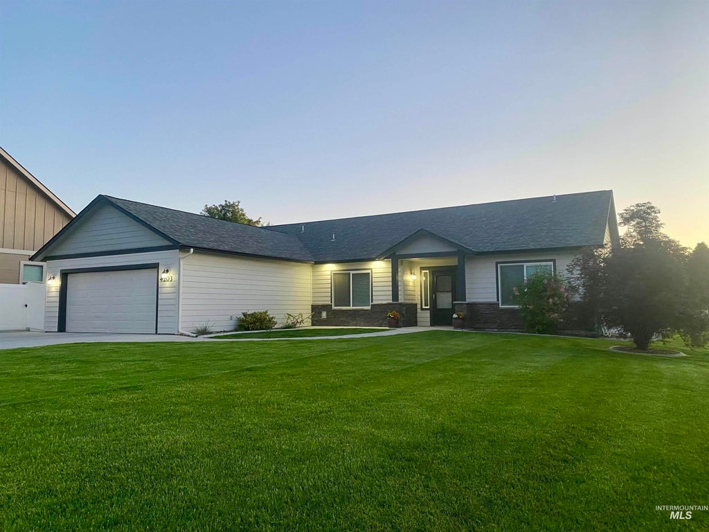 Photo of 4203 S Draco Ct, Nampa, ID 83686 (MLS # 98990582)