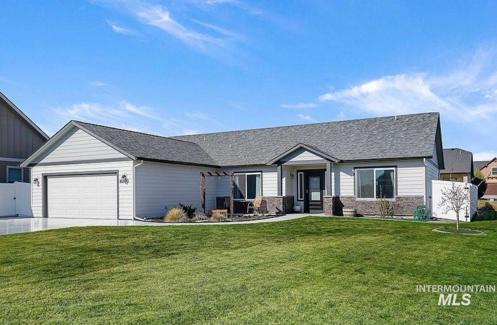 Photo of 4203 S Draco Ct, Nampa, ID 83686 (MLS # 98990582)