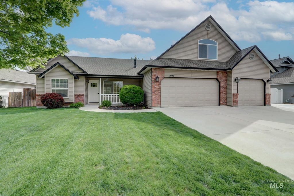 Photo of 2096 S Alaska Way, Meridian, ID 83642 (MLS # 98984285)