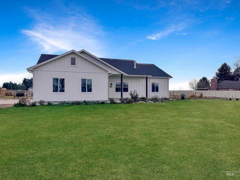 Photo of 119 E Shamrock Ln, Rupert, ID 83350 (MLS # 98967966)