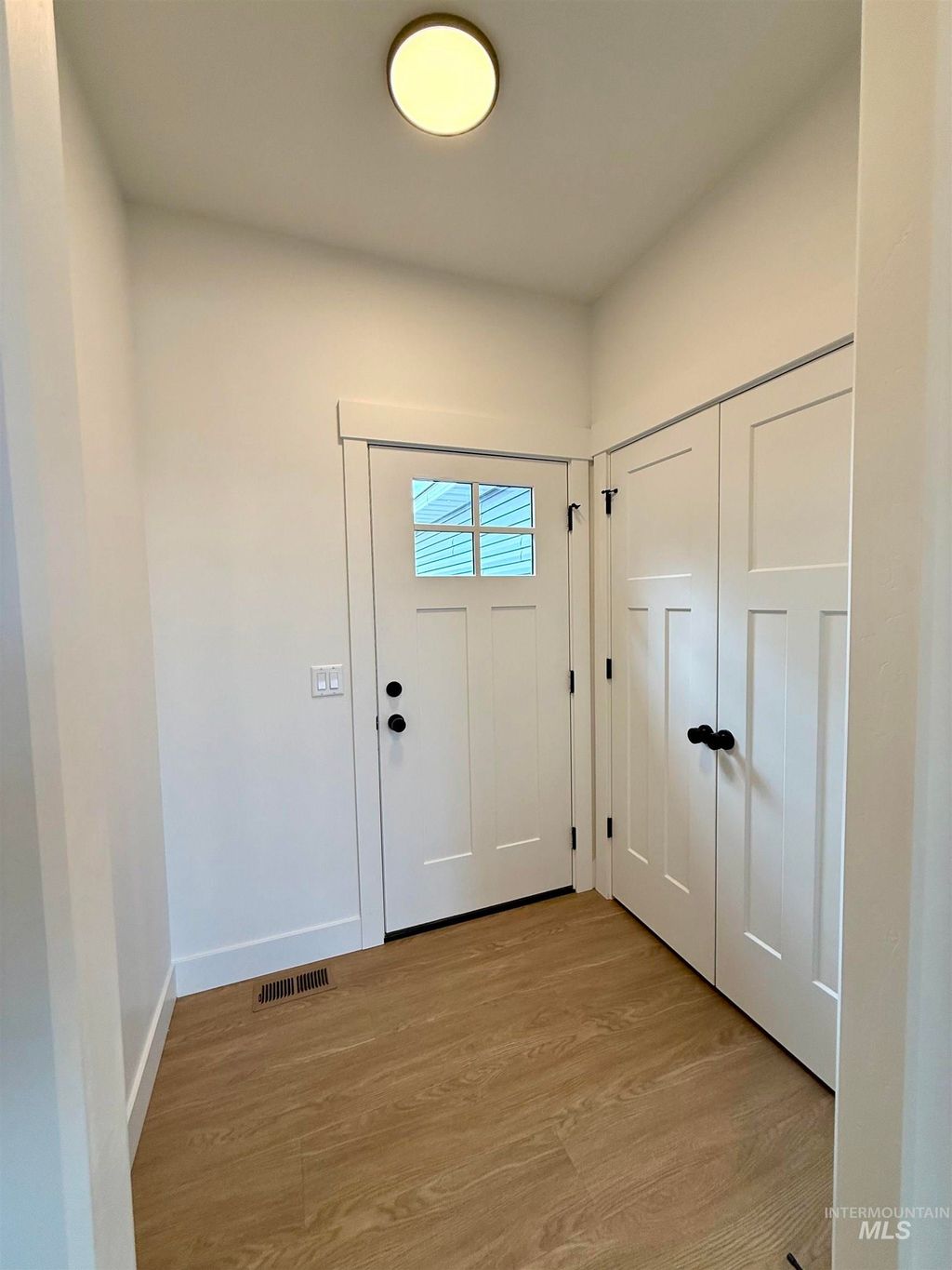 Photo of 912 13th St, Rupert, ID 83350 (MLS # 98963429)