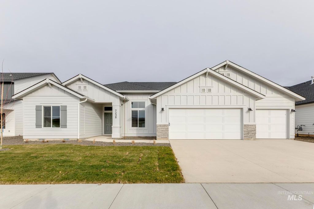 Photo of 7238 E Shields Dr, Nampa, ID 83687 (MLS # 98967541)