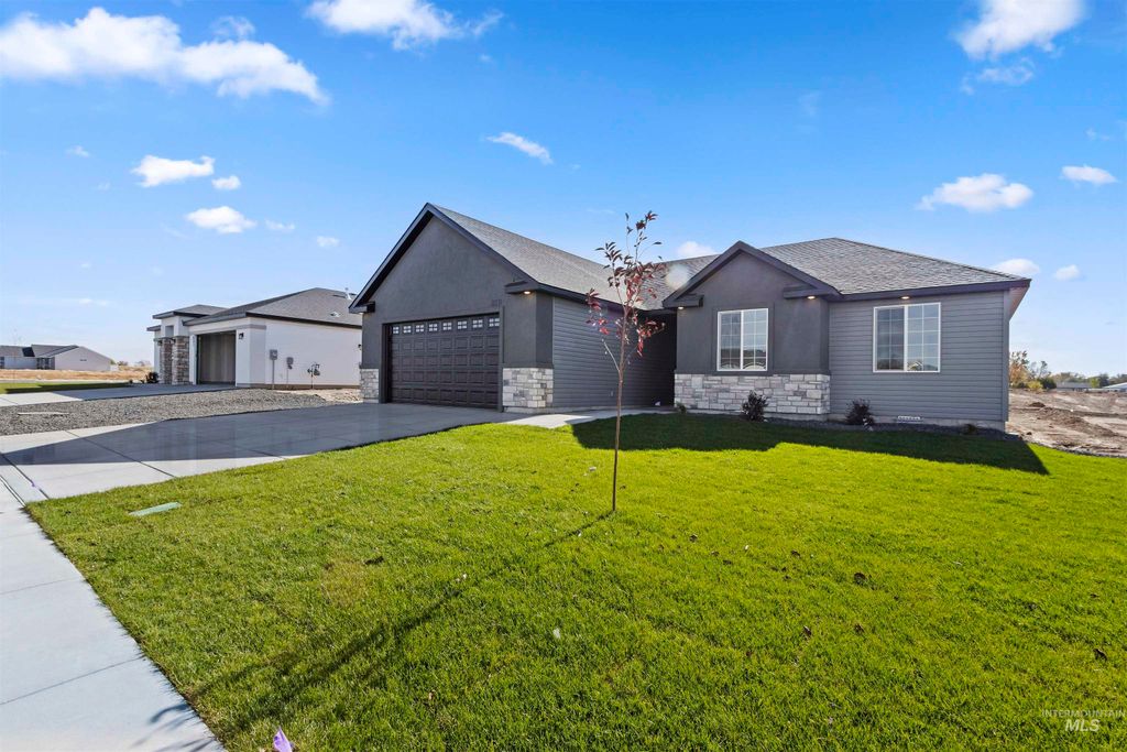 Photo of 819 Waveland Avenue, Filer, ID 83328 (MLS # 98965599)
