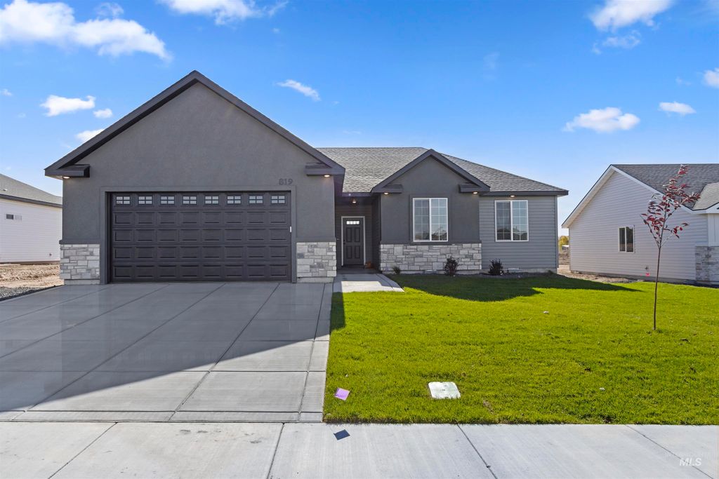 Photo of 819 Waveland Avenue, Filer, ID 83328 (MLS # 98965599)