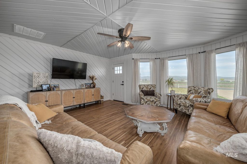 Photo of 1009 County Road 70, Weiser, ID 83672 (MLS # 98979129)