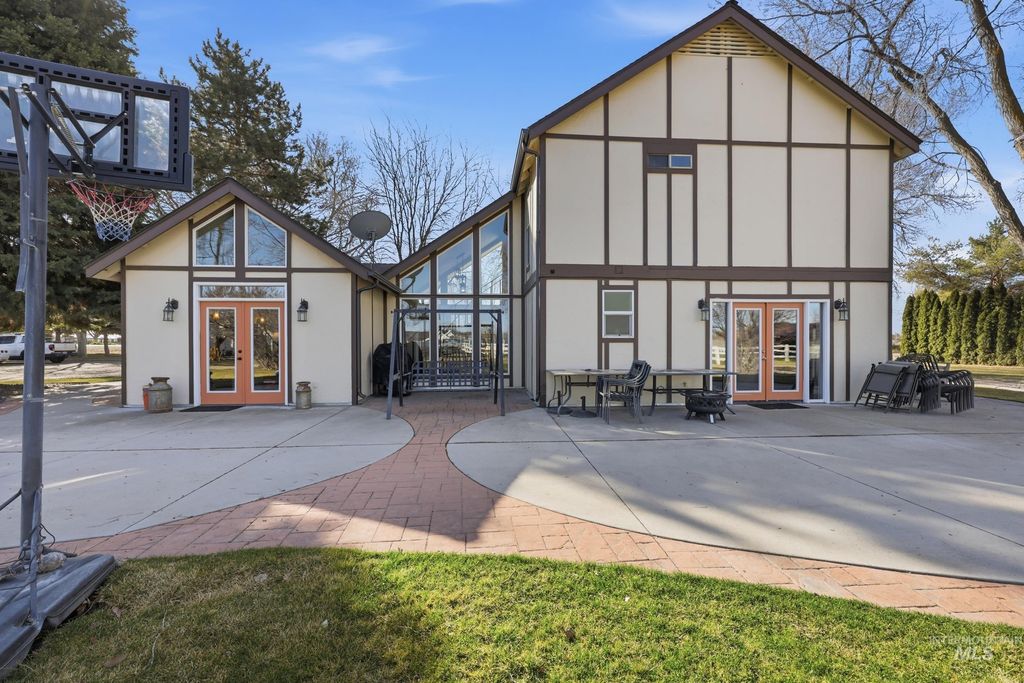 Photo of 5702 E Victory Rd, Nampa, ID 83687 (MLS # 98978064)