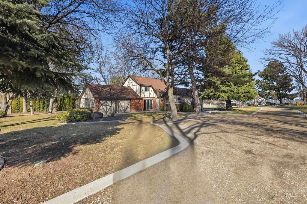 Photo of 5702 E Victory Rd, Nampa, ID 83687 (MLS # 98978064)