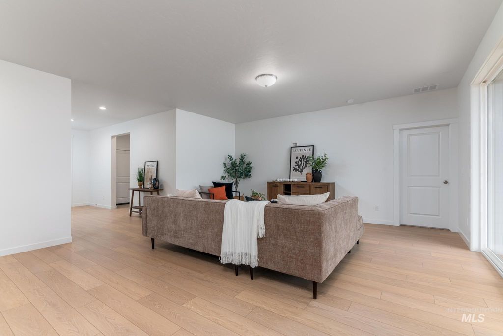 Photo of 6285 W Snow Currant St, Meridian, ID 83646 (MLS # 98973188)