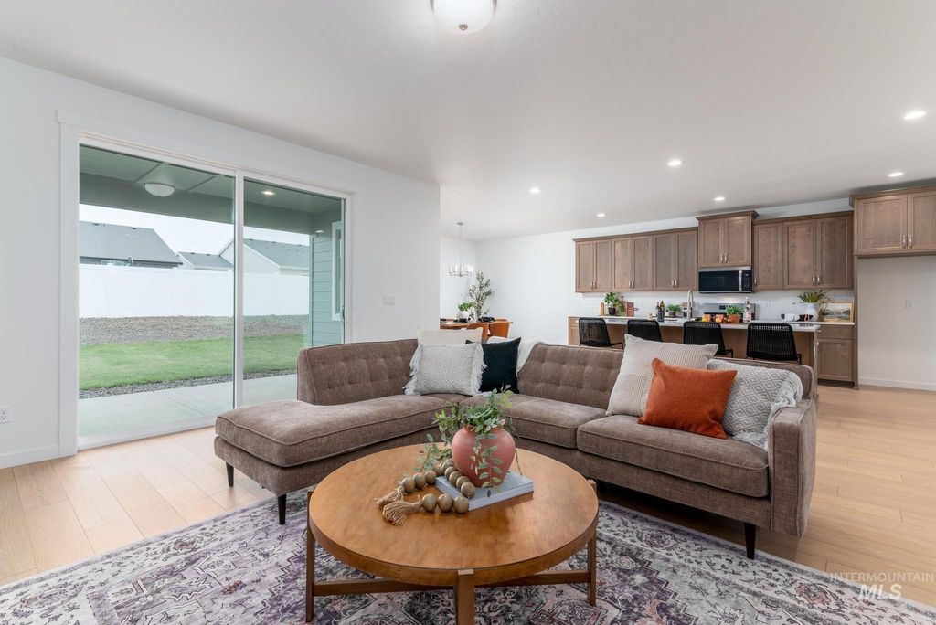 Photo of 6285 W Snow Currant St, Meridian, ID 83646 (MLS # 98973188)