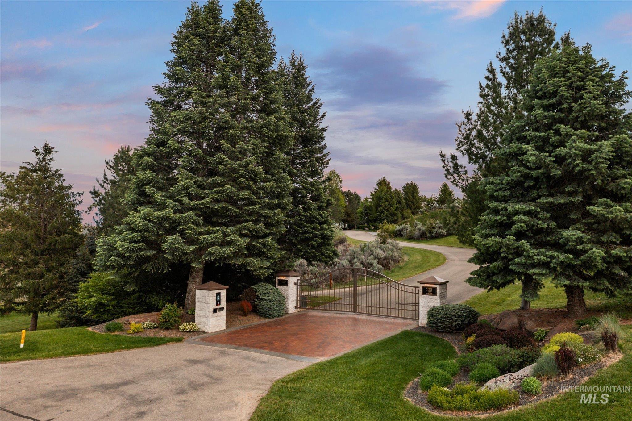 4038 N Triple Ridge Lane