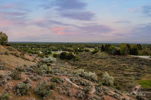 4038 N Triple Ridge Lane Eagle ID 83616