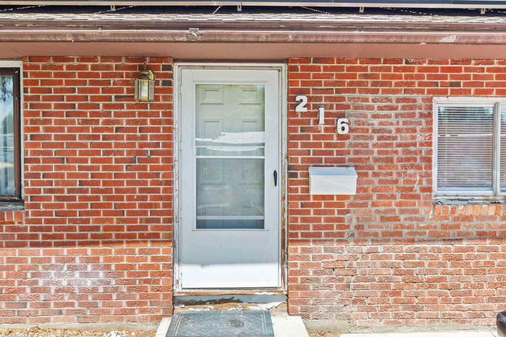 Photo of 216 Borah Ave W Ave, Twin Falls, ID 83301 (MLS # 98980096)