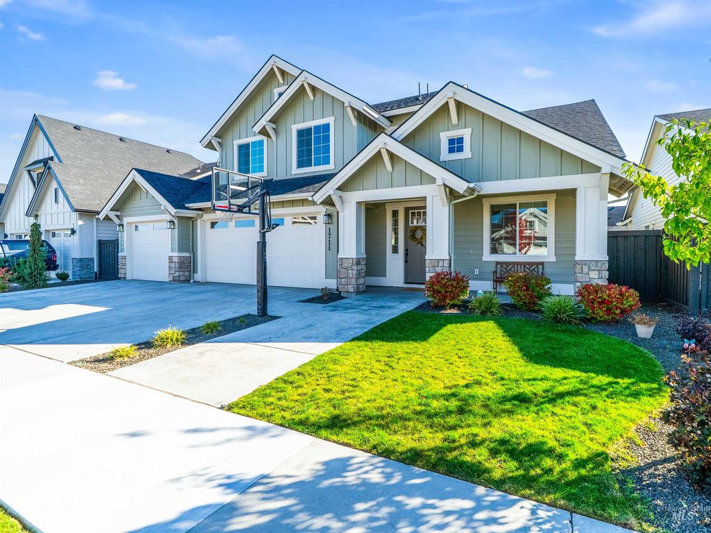 Photo of 1711 E Spire Street, Meridian, ID 83642 (MLS # 98964075)