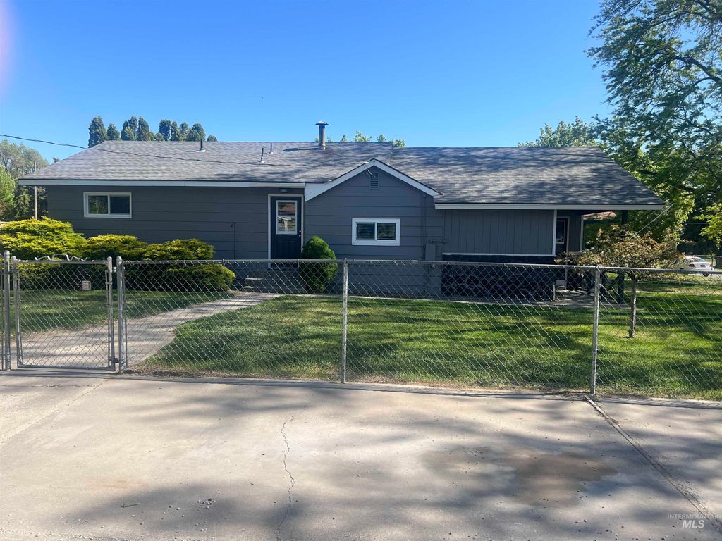 Photo of 928 S Buchanan Street, Jerome, ID 83338 (MLS # 98947752)