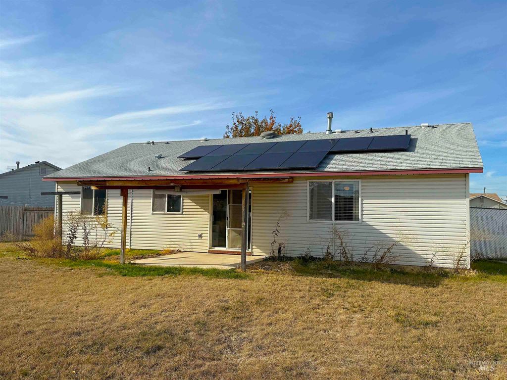 Photo of 4423 Arroyo Way, Caldwell, ID 83607 (MLS # 98967142)