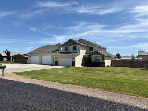 1190 NW Bluegrass Cr Mountain Home ID 83647