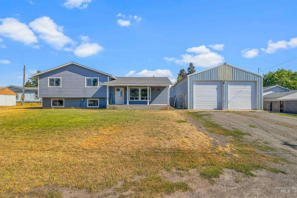 Photo of 611 E Main Street, Craigmont, ID 83523 (MLS # 98959128)